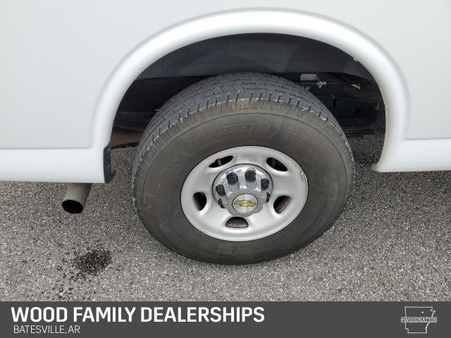 2024 Chevrolet Express Passenger 3500 1LT