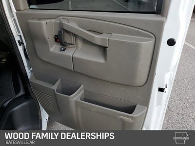 2024 Chevrolet Express Passenger 3500 1LT