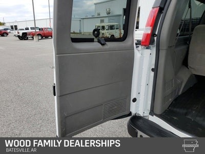 2024 Chevrolet Express Passenger 3500 1LT