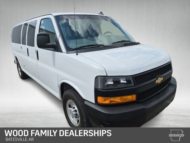 2025 Chevrolet Express Passenger
