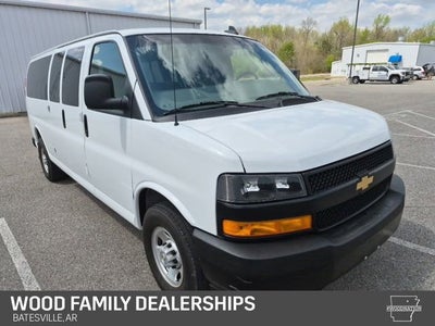 2025 Chevrolet Express Passenger 1LS