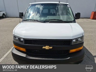 2025 Chevrolet Express Passenger 1LS