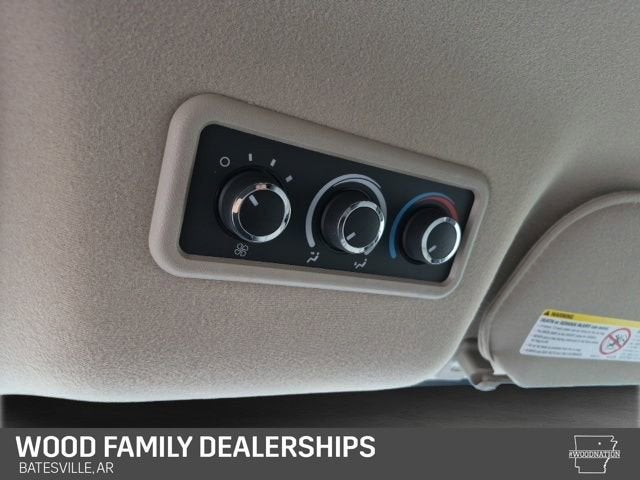 2025 Chevrolet Express Passenger 1LS