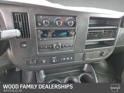 2025 Chevrolet Express Passenger 1LS