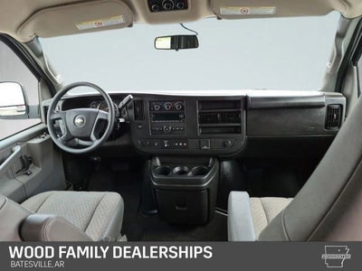 2025 Chevrolet Express Passenger 1LS