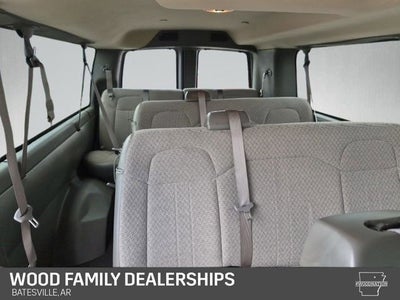 2025 Chevrolet Express Passenger 1LS