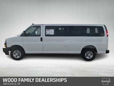 2025 Chevrolet Express Passenger 1LS
