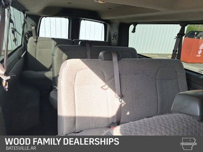 2025 Chevrolet Express Passenger 1LS