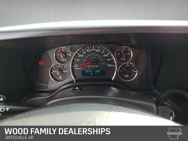 2025 Chevrolet Express Passenger 1LS