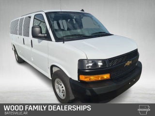 2025 Chevrolet Express Passenger 1LS