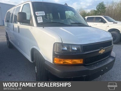 2024 Chevrolet Express Passenger 3500 1LS