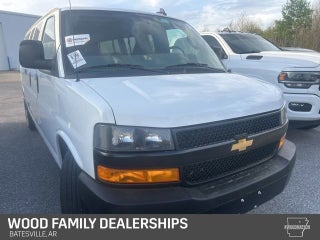 2025 Chevrolet Express Passenger 1LS