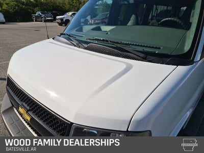 2023 Chevrolet Express Passenger 3500 LS