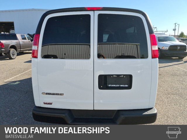 2023 Chevrolet Express Passenger 3500 LS