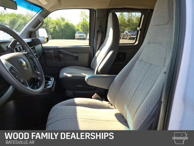 2023 Chevrolet Express Passenger 3500 LS