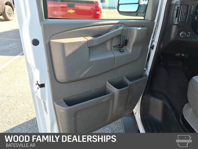 2023 Chevrolet Express Passenger 3500 LS