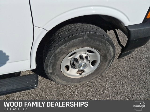 2023 Chevrolet Express Passenger 3500 LS