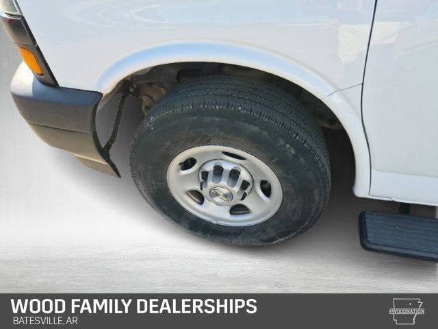 2023 Chevrolet Express Passenger 3500 LS