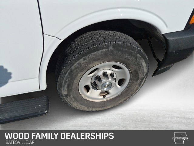 2023 Chevrolet Express Passenger 3500 LS