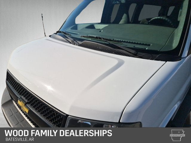 2023 Chevrolet Express Passenger 3500 LS