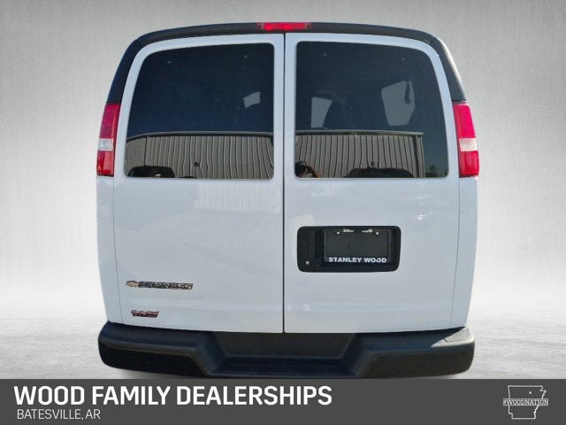 2023 Chevrolet Express Passenger 3500 LS
