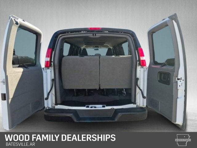 2023 Chevrolet Express Passenger 3500 LS