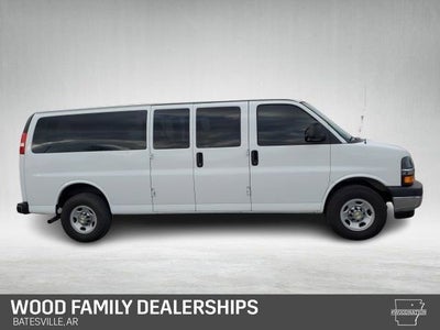 2024 Chevrolet Express Passenger 3500 1LT