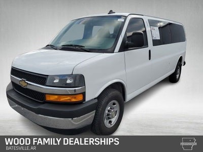 2024 Chevrolet Express Passenger 3500 1LT