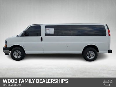 2024 Chevrolet Express Passenger 3500 1LT