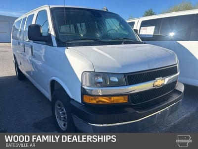 2025 Chevrolet Express Passenger 1LT
