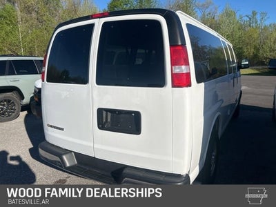 2025 Chevrolet Express Passenger 1LT