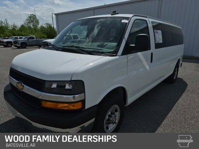 2025 Chevrolet Express Passenger 1LT
