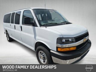 2025 Chevrolet Express Passenger 1LT
