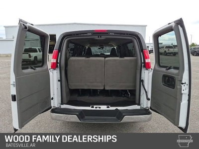 2025 Chevrolet Express Passenger 1LT