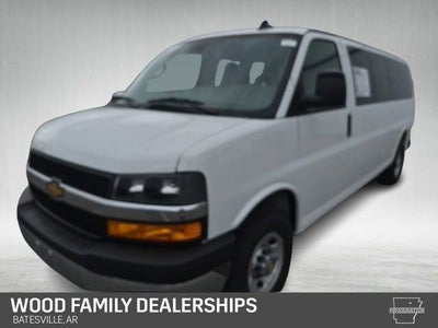 2025 Chevrolet Express Passenger 1LT