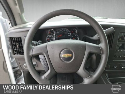 2025 Chevrolet Express Passenger 1LT