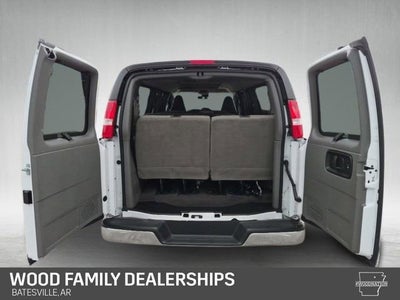 2025 Chevrolet Express Passenger 1LT