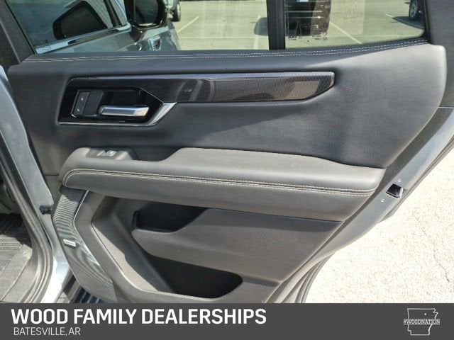 2025 GMC Yukon Elevation
