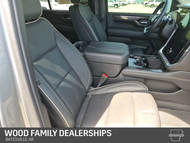 2025 GMC Yukon Elevation