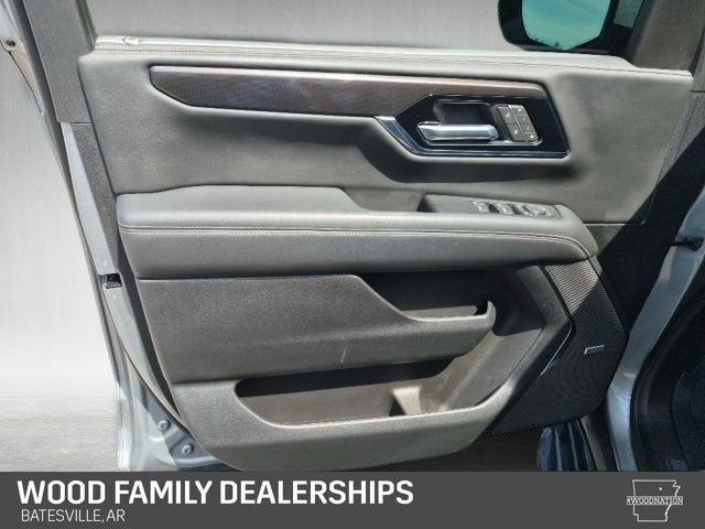 2025 GMC Yukon Elevation