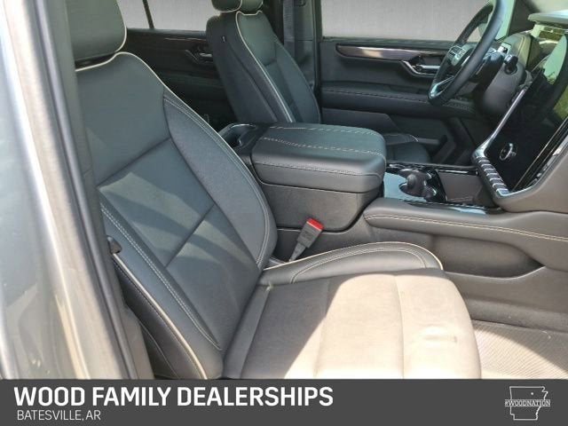 2025 GMC Yukon Elevation